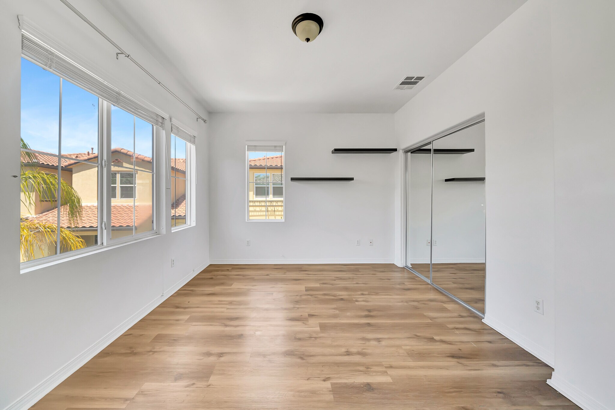 Building Photo - 23904 Calle del Sol Dr