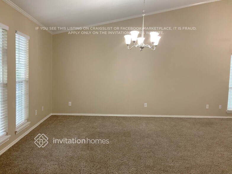 Building Photo - 8102 Kensington Dr