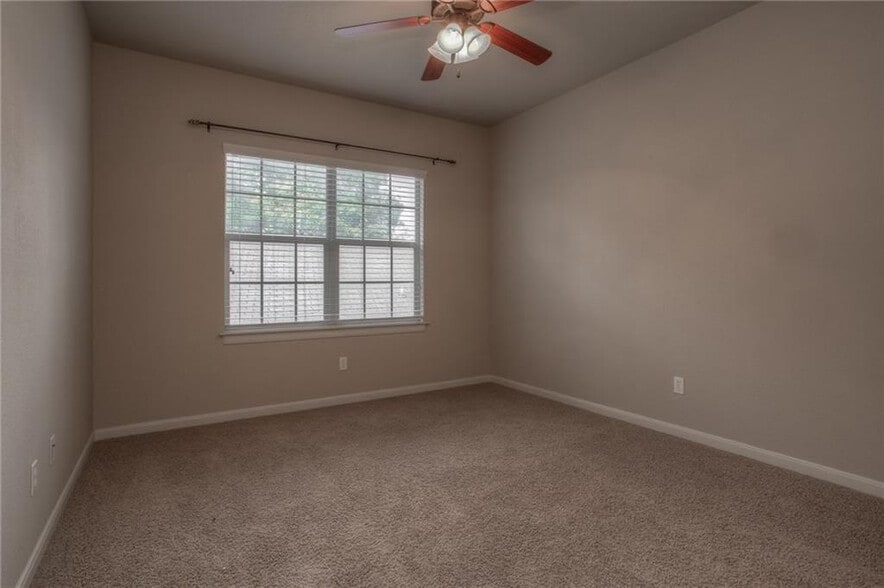 3rd bedroom - 5109 Birchman Ave