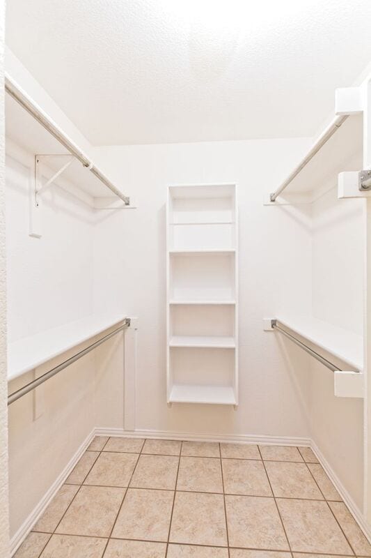 Building Photo - 933 Farmington Rd