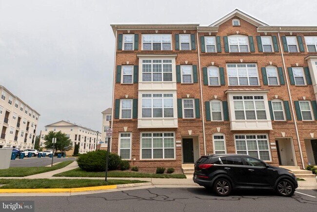 Building Photo - 42670 Hollyhock Terrace