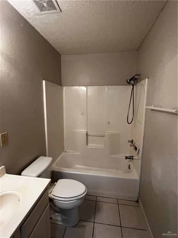 Building Photo - 20 Capri St