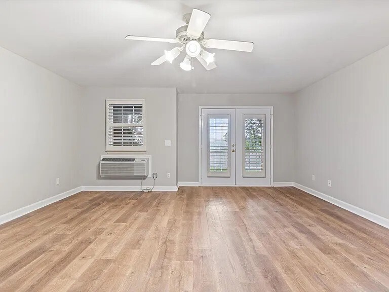 Lower level Bedroom or Den - Huge space - 1613 Brentwood Pointe