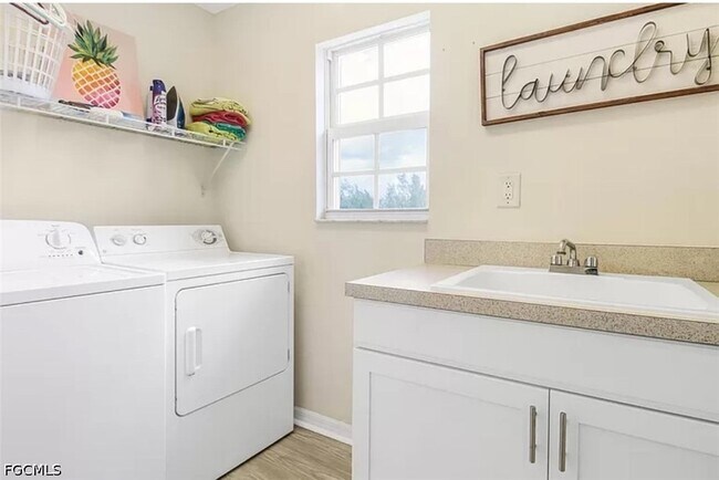 Building Photo - 4450 Botanical Pl Cir