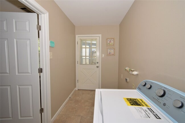 Building Photo - 6011 Arboles Dr