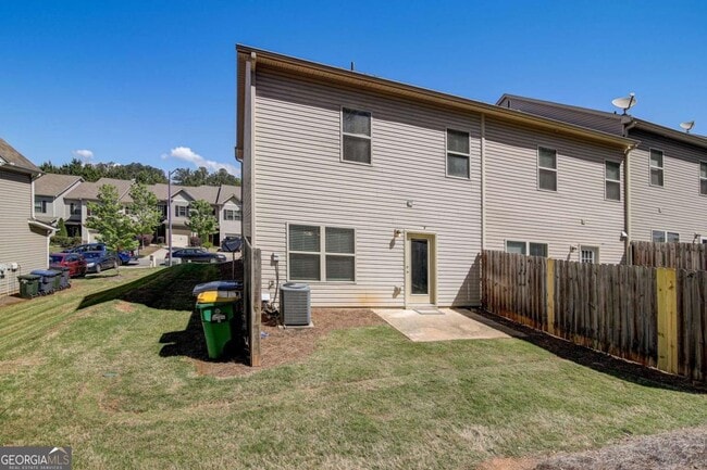 Building Photo - 544 Oakside Pl
