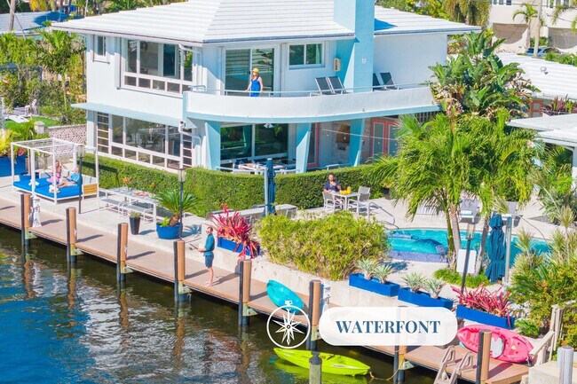 Primary Photo - 2740 NE 15th St