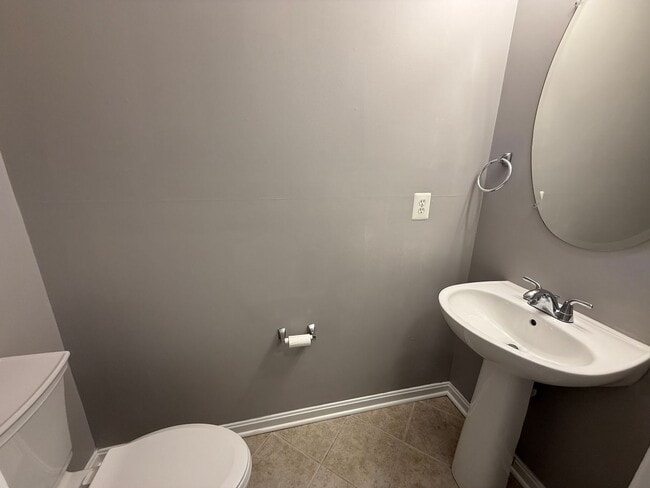 Building Photo - Spacious 2-Level Condominium