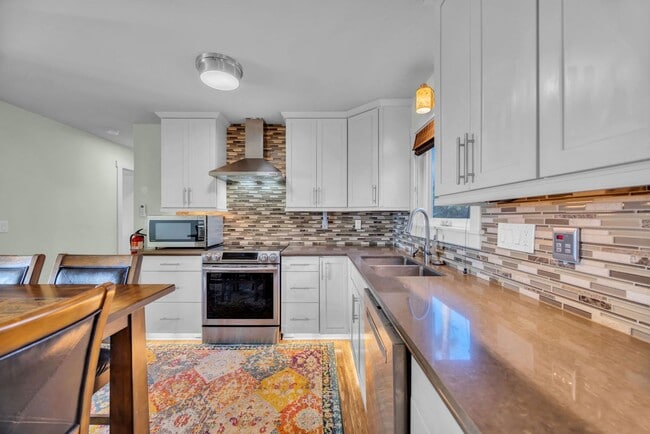 Building Photo - 1276 S Nahale Pl