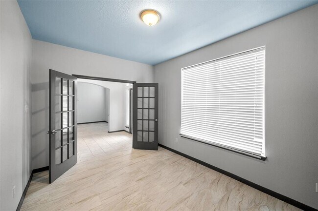 Building Photo - 13909 Stonewood Ct