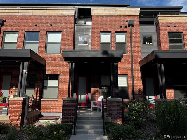 Building Photo - 1362 Vine St