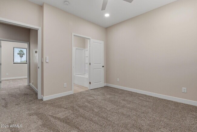 Building Photo - 1222 E Diamond St