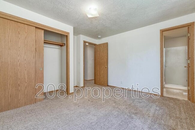 Building Photo - 3425 W Glenn St