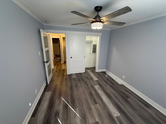 Building Photo - 803 Brook Dr