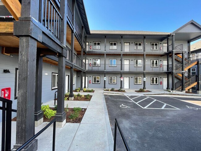 Building Photo - 1200/1210 Billy Frank Jr St - 1210 #103 Room 1 (Rooming Unit)