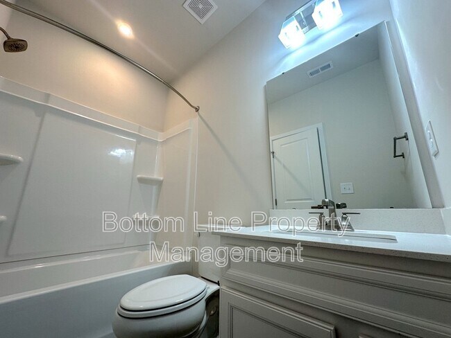 Building Photo - 460 Spearfield Ln