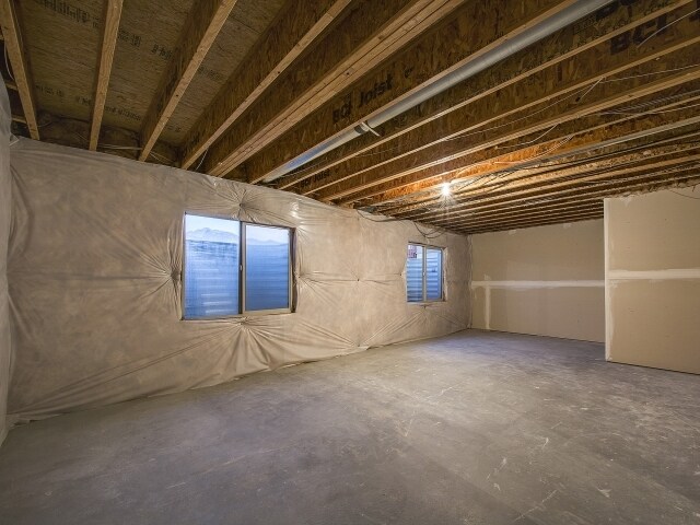 Building Photo - 10293 S Jordan Creek Dr