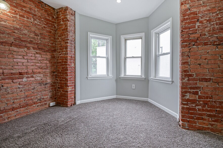 Building Photo - 1343 S 19th St