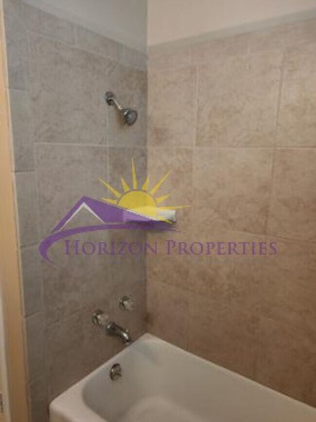 Building Photo - 4570 Orinda Way