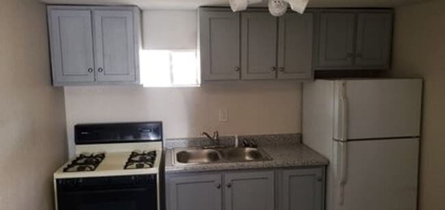 Building Photo - 7182 Ponce Dr