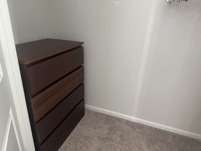 Building Photo - Modern 2-Bedroom Townhome with Garage Park...