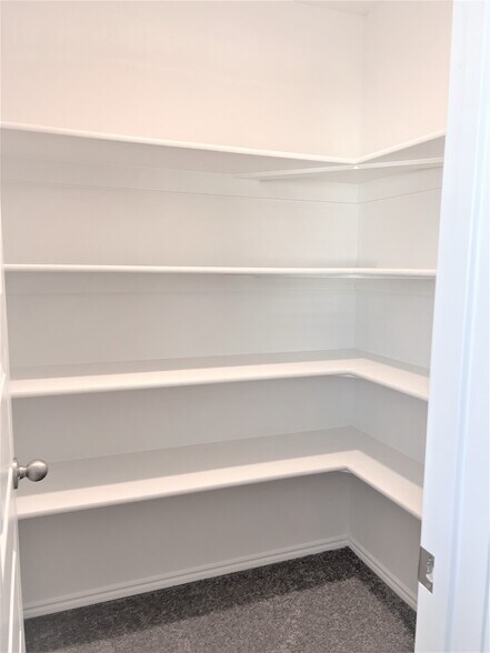 Building Photo - 5945 Hopkins Dr