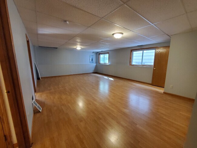 Building Photo - Gopher Nation Check out this 5 bedroom house with TWO massive living rooms