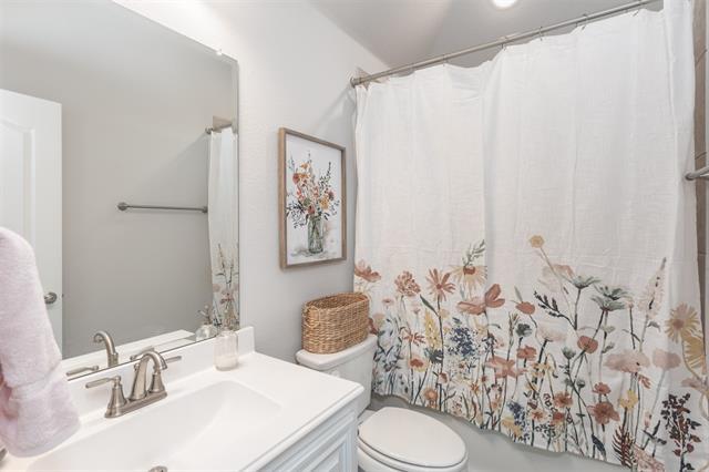 Building Photo - 204 Garden Grove Dr