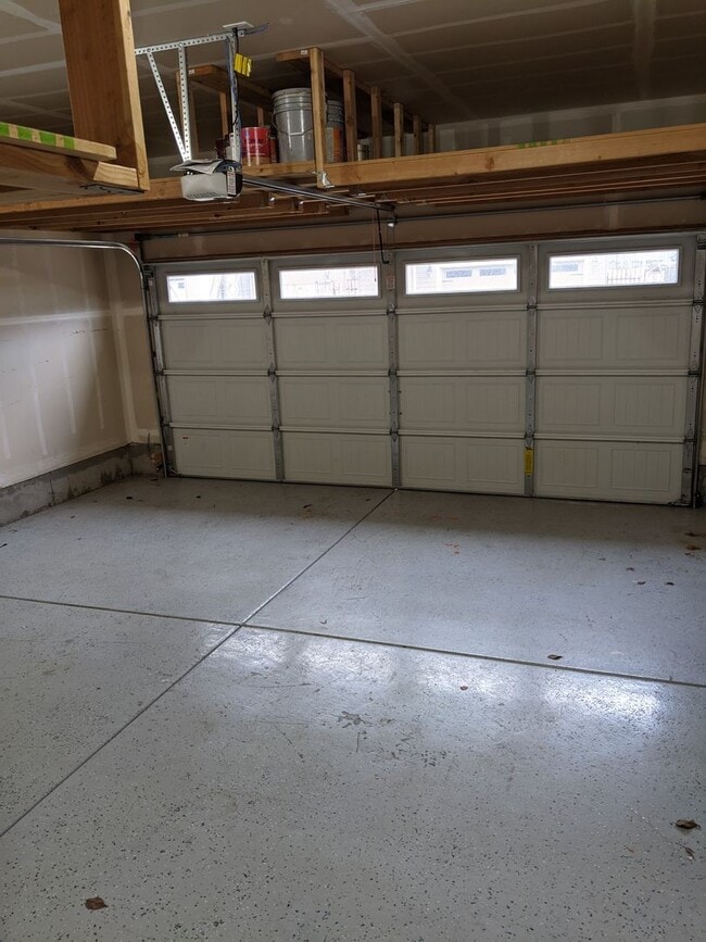 Building Photo - Beautiful 3 Bedroom, 2.5-Bath Home With Op...