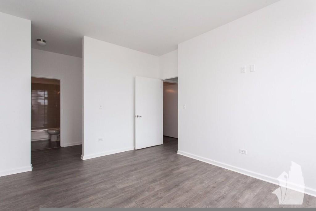 Building Photo - 930 W Dakin St