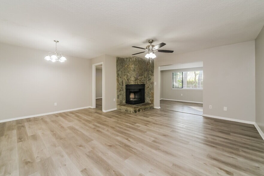 Building Photo - 1056 Saddleback Ridge Rd