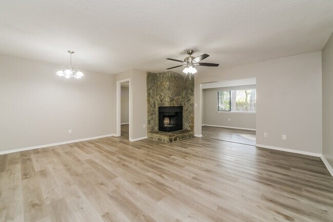 Building Photo - 1056 Saddleback Ridge Rd