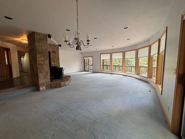 Building Photo - Stunning 3 Bed/ 2.5-Bath Home on the River...