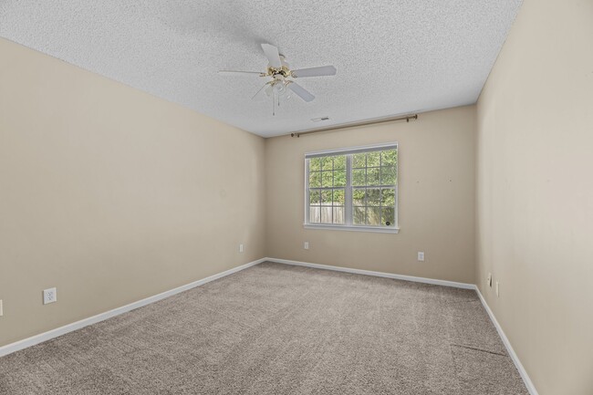 Building Photo - 104 Monterey Cir