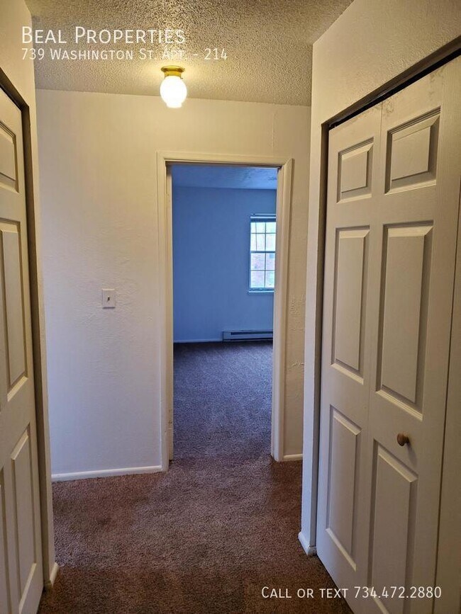 Building Photo - 739 Washington St