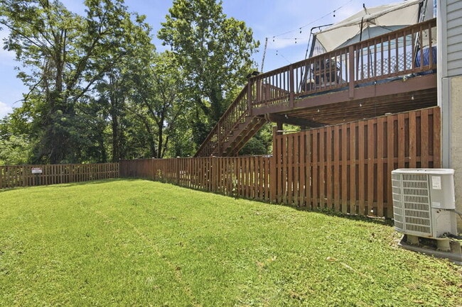 Building Photo - 927 Pirates Ct