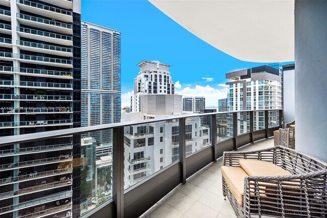 Building Photo - 1000 Brickell Plaza
