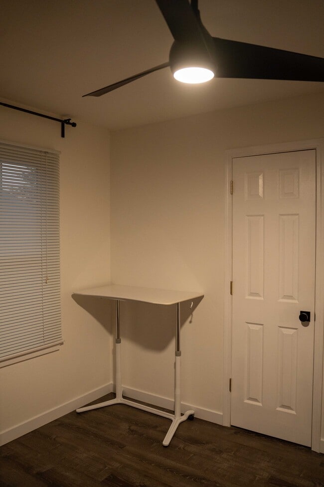 Building Photo - 1900 Mitchell Terrace