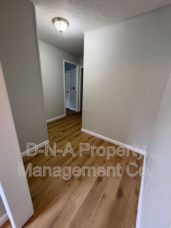 Building Photo - 267 Brodhead Ave