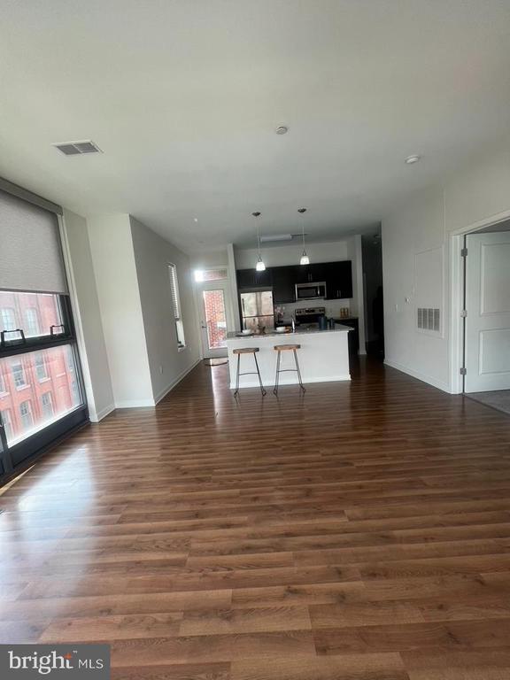 Building Photo - 401 Race St