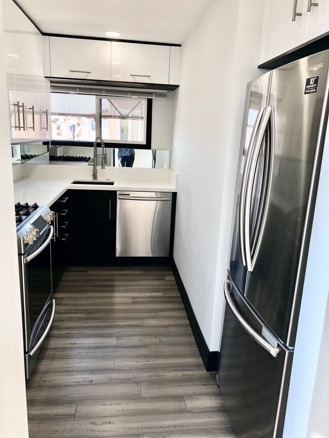 Building Photo - 1702 Hermosa Ave