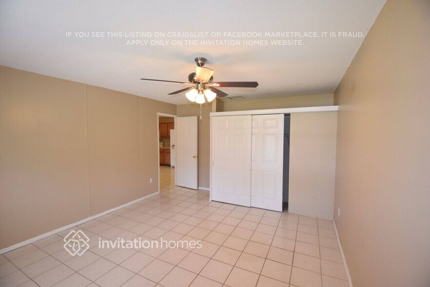 Building Photo - 830 N Sunset Dr