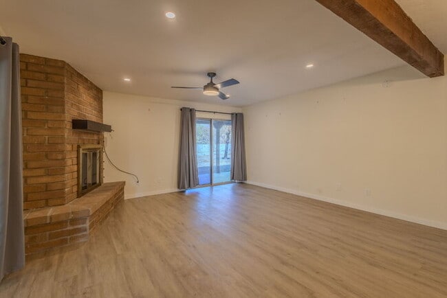 Building Photo - Green Valley Country Club Estates! 55+ Community, at least one person residing in the home must b...