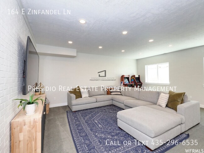 Building Photo - 164 E Zinfandel Ln