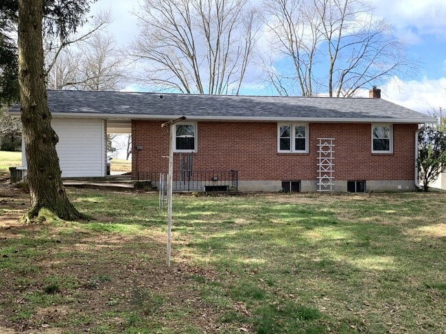 Building Photo - Charming 3-Bedroom, 1-Bath Single-Family Home