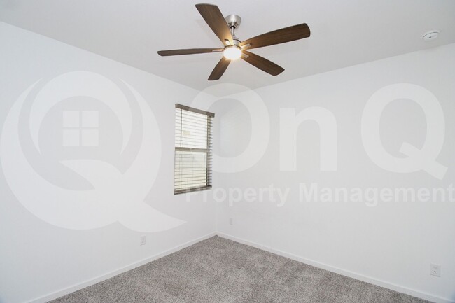 Building Photo - 12581 W Daley Ln