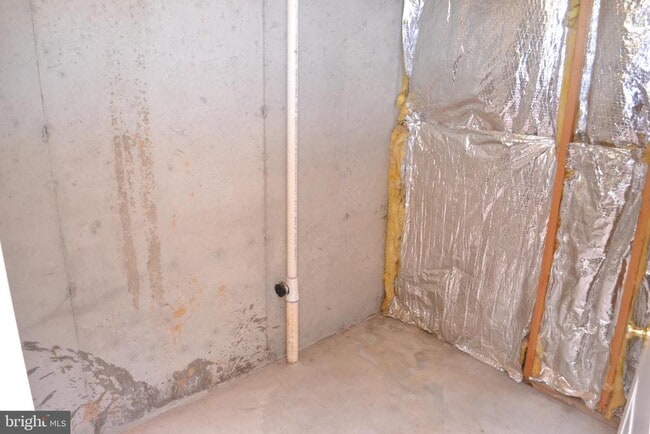 Building Photo - 1725 Emory St