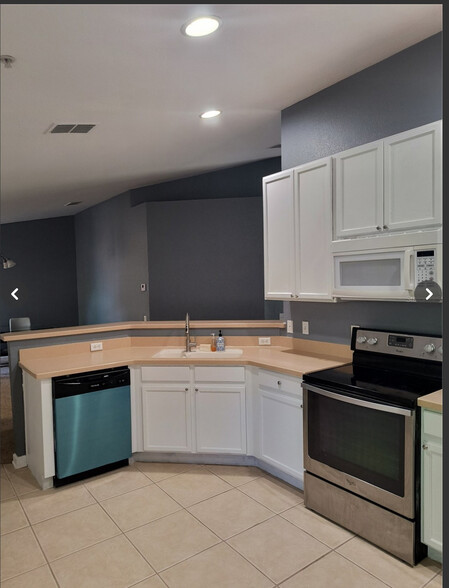 New dishwasher - 2763 Metro Sevilla Dr