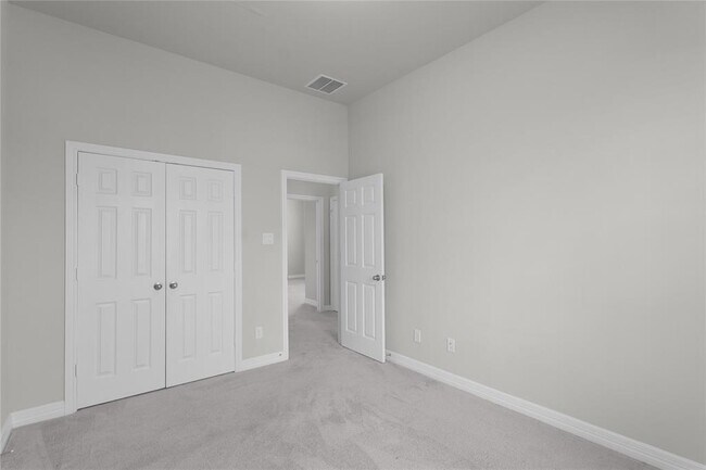 Building Photo - 6026 Lake Bridge Ln