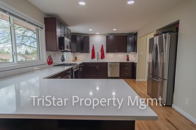 Building Photo - 207 Westcott Ave